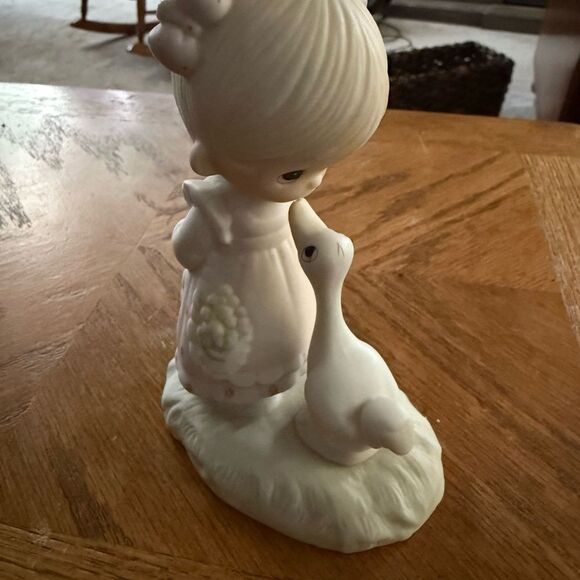 PRECIOUS MOMENTS "MAKE A JOYFUL NOISE" JONATHAN & DAVID - GIRL & GOOSE FIGURINE - Picture 2 of 5